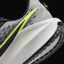 Vomero 17, Lopesko, Herre